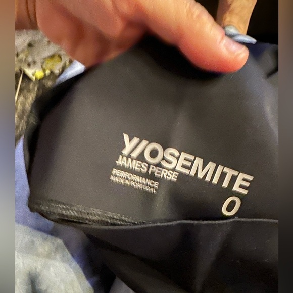 James Perse Yosemite High Rise Crop Leggings. - Picture 7 of 7